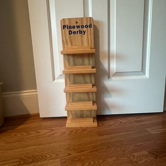 Pinewood Derby Car Display Shelf - Picture 2 of 2